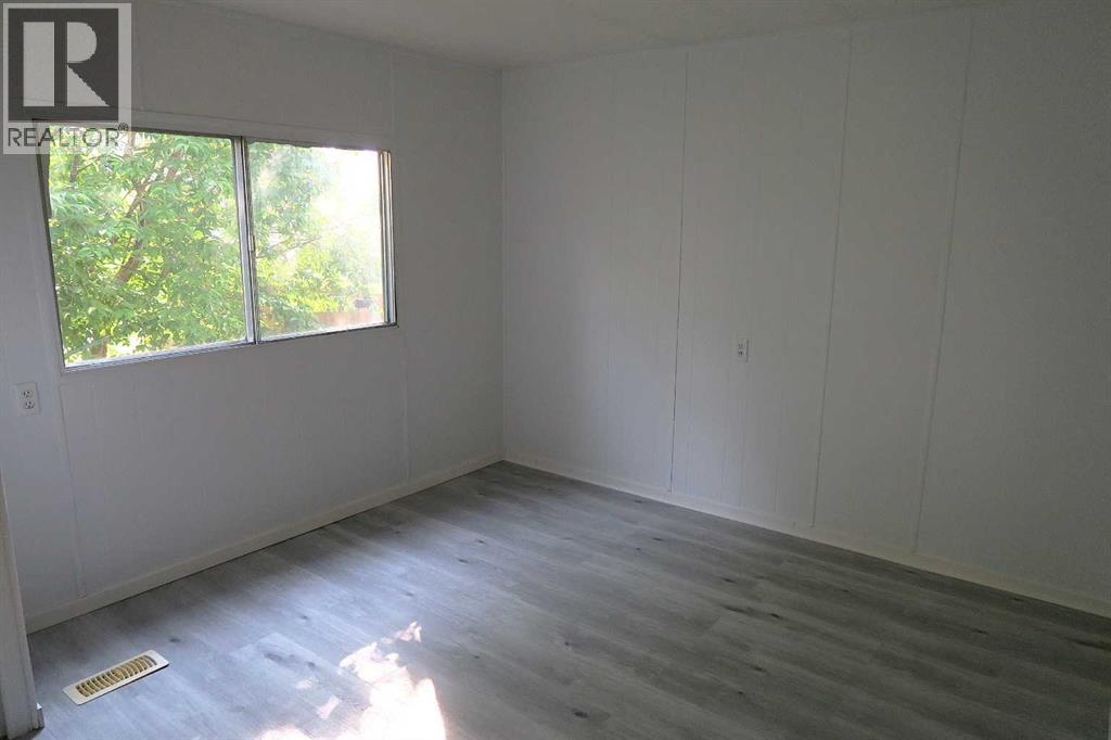 207 4 Street NW - 7