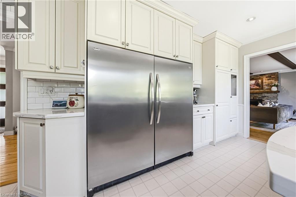3384 MANFRED Drive - Image 14