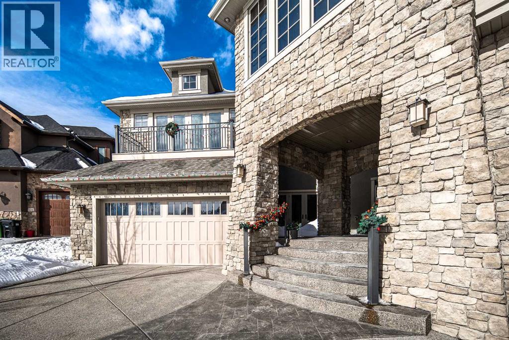 5 Elveden Point SW, Springbank Hill, Calgary photo 2