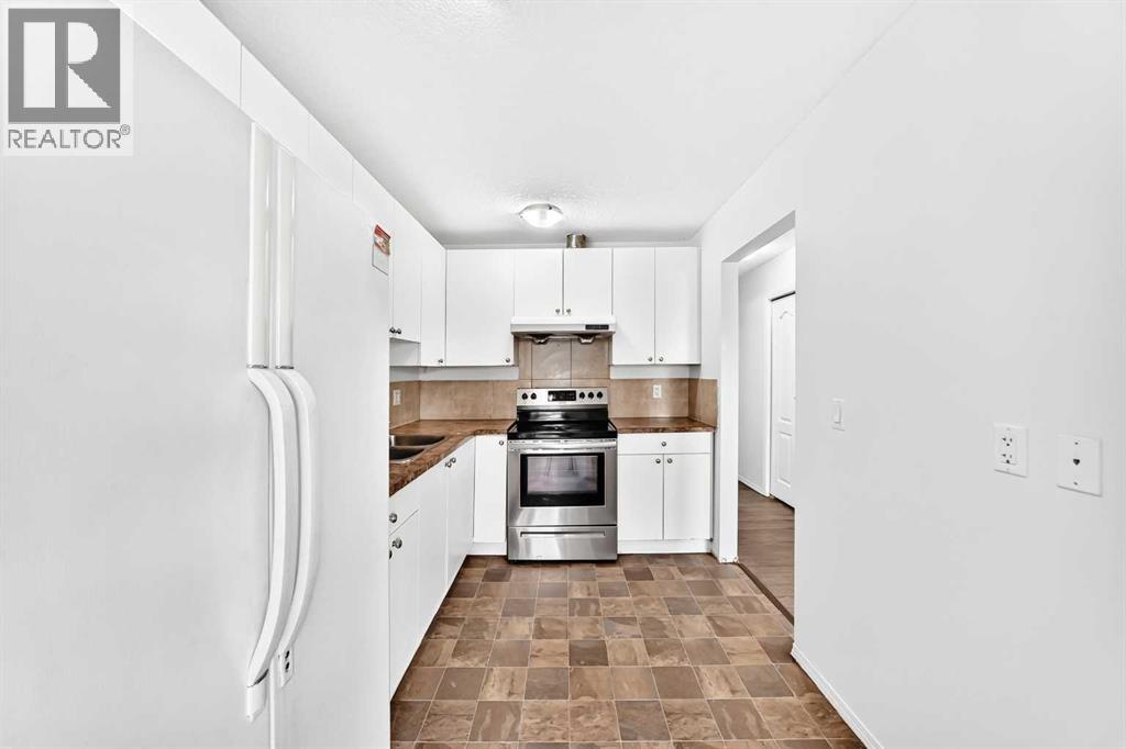 66 Fonda Drive SE, Forest Heights, Calgary photo 4