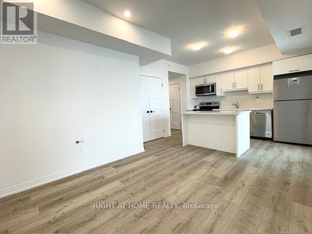 #102 15 KNEESHAW DRIVE - 11