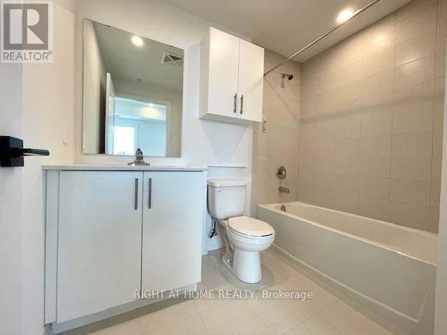 #102 15 KNEESHAW DRIVE - 17