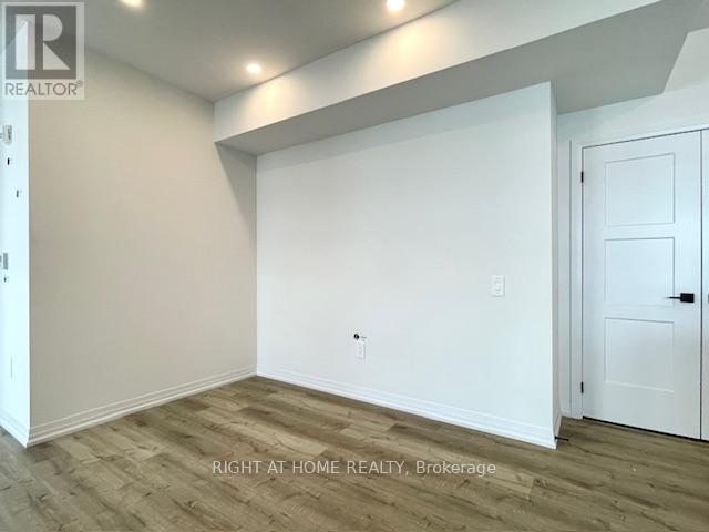 #102 15 KNEESHAW DRIVE - 18