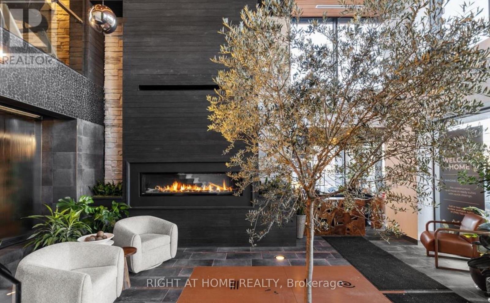 #102 15 KNEESHAW DRIVE - 26