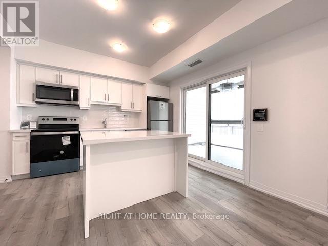 #102 15 KNEESHAW DRIVE - 5
