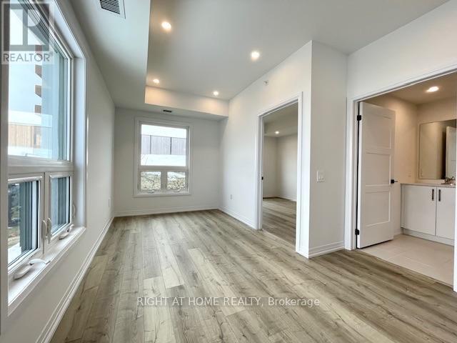 #102 15 KNEESHAW DRIVE - 6