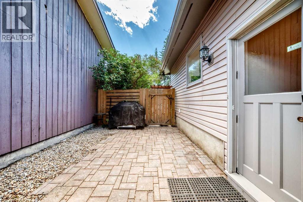 114 Midcrest Crescent SE - 33