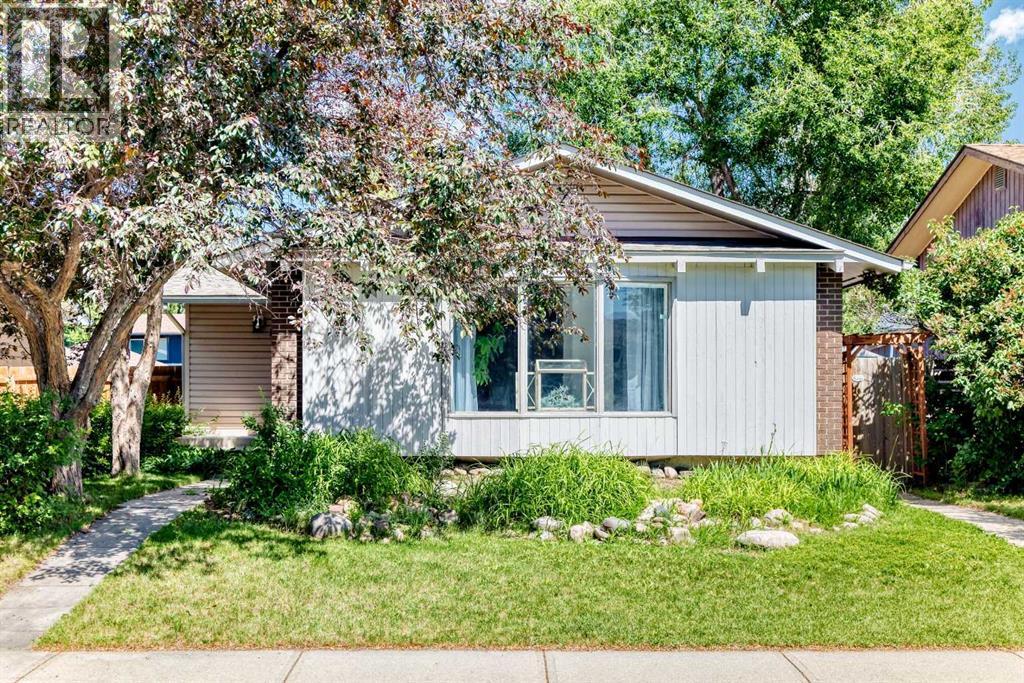 114 Midcrest Crescent SE - 1