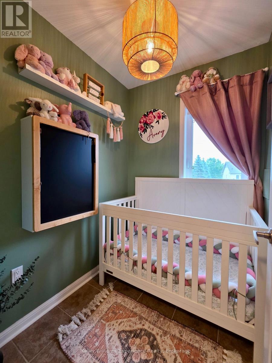 22 ROSEMEAD CLOSE - 23