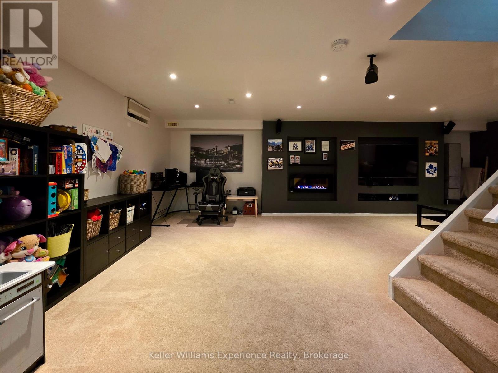 22 ROSEMEAD CLOSE - 30