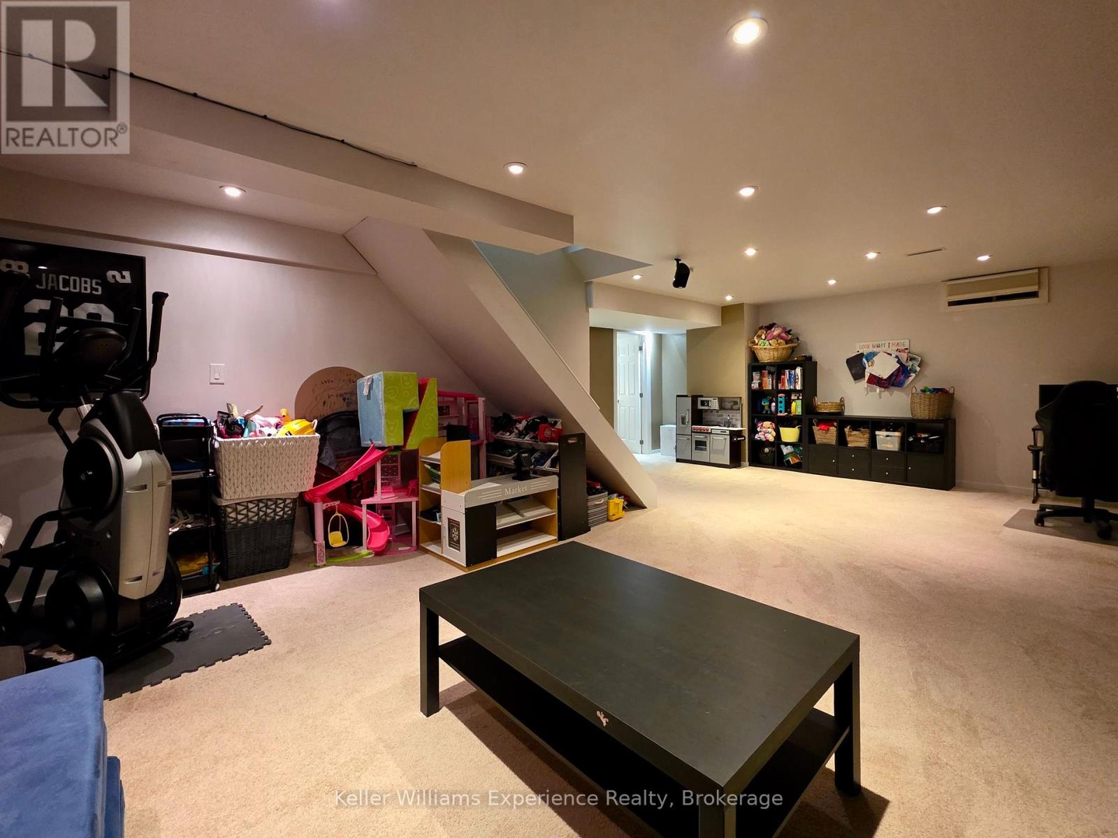 22 ROSEMEAD CLOSE - 33