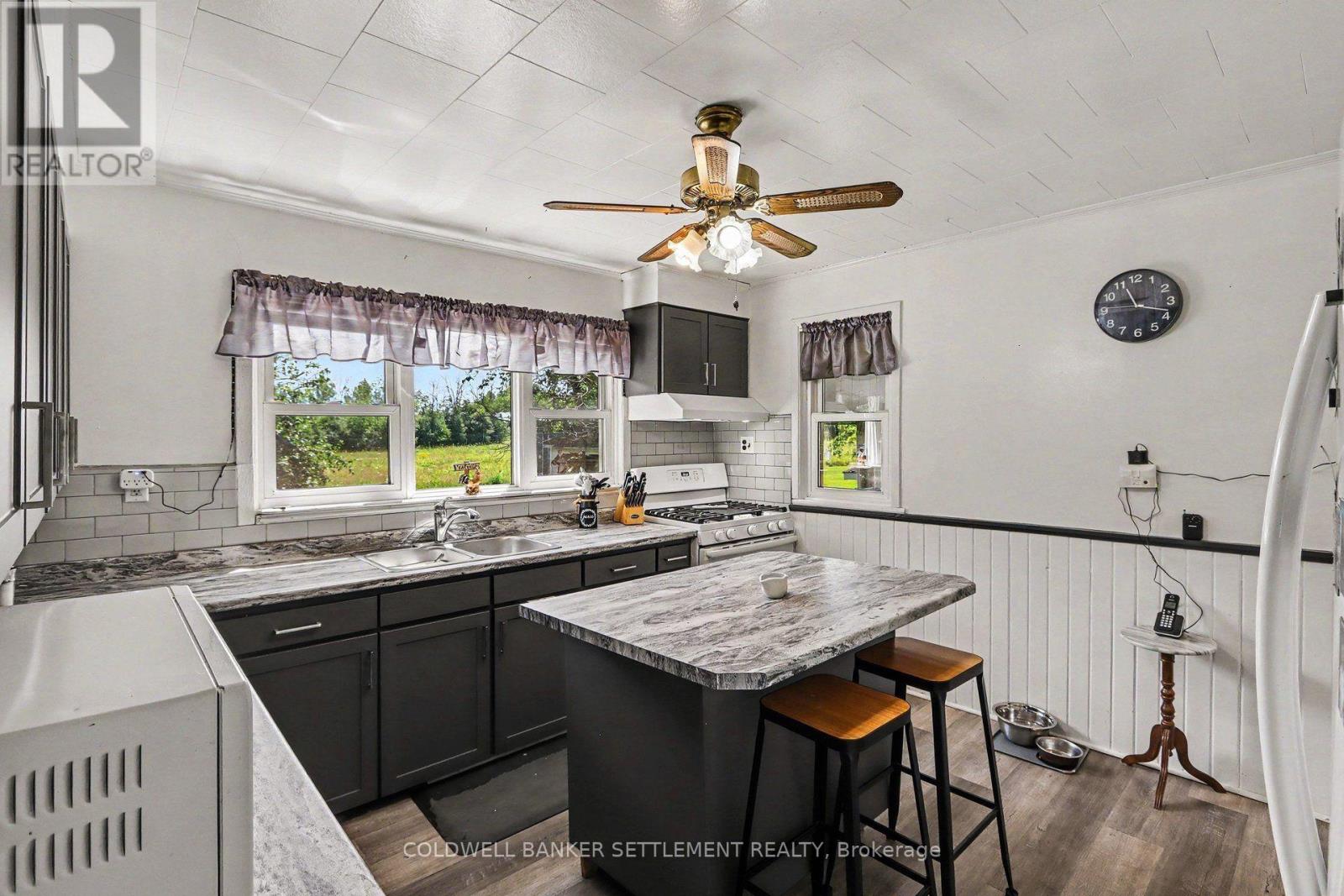 6411 43 HIGHWAY - 11