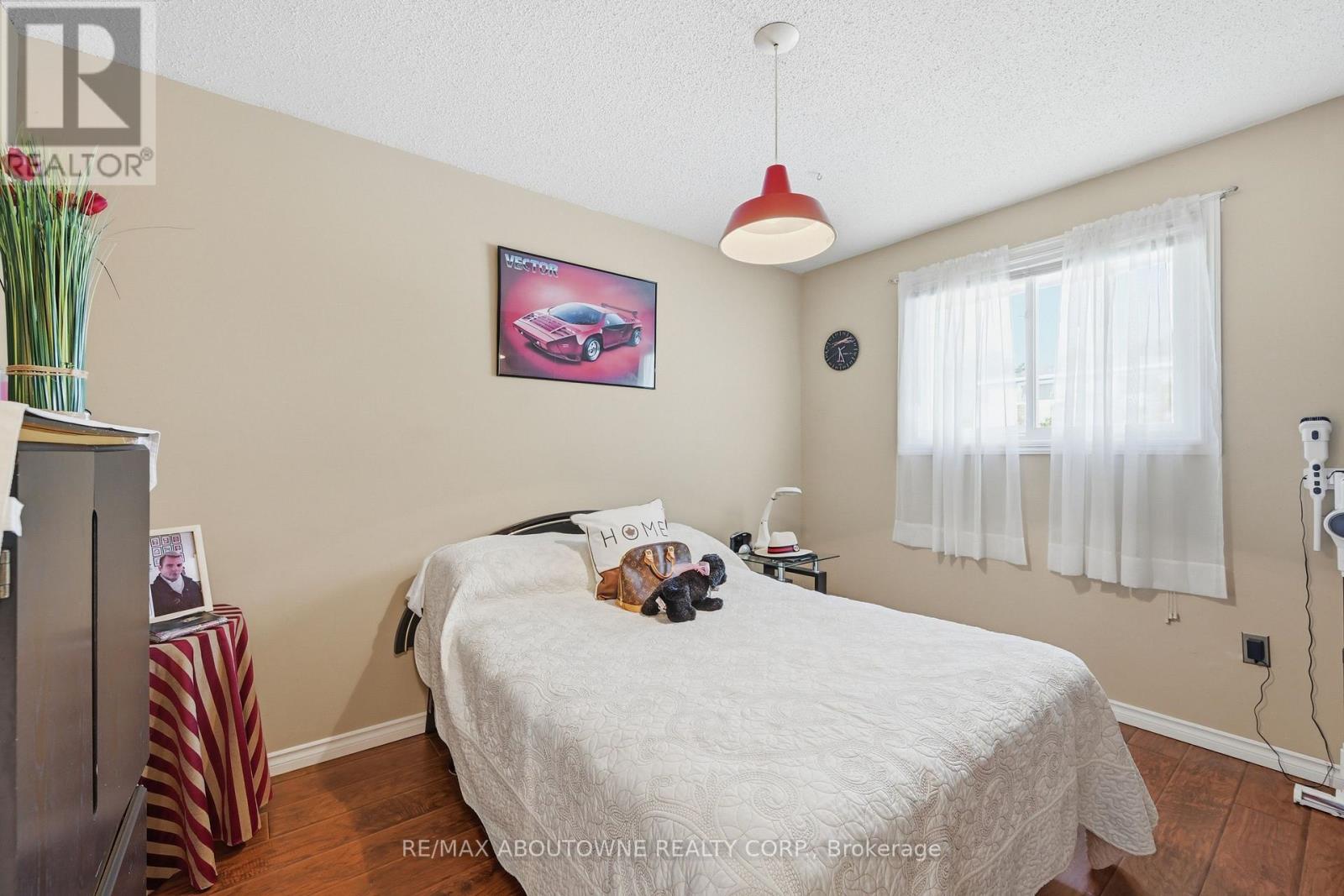 2339 GILLINGHAM DRIVE - 19