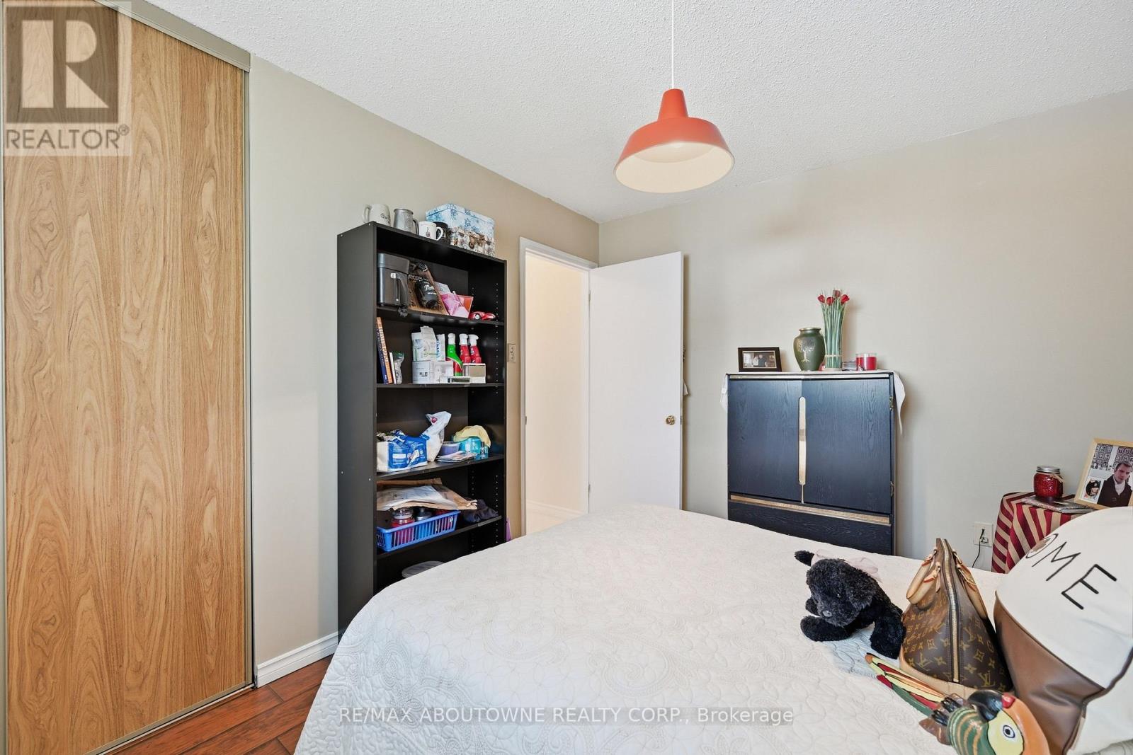 2339 GILLINGHAM DRIVE - 21