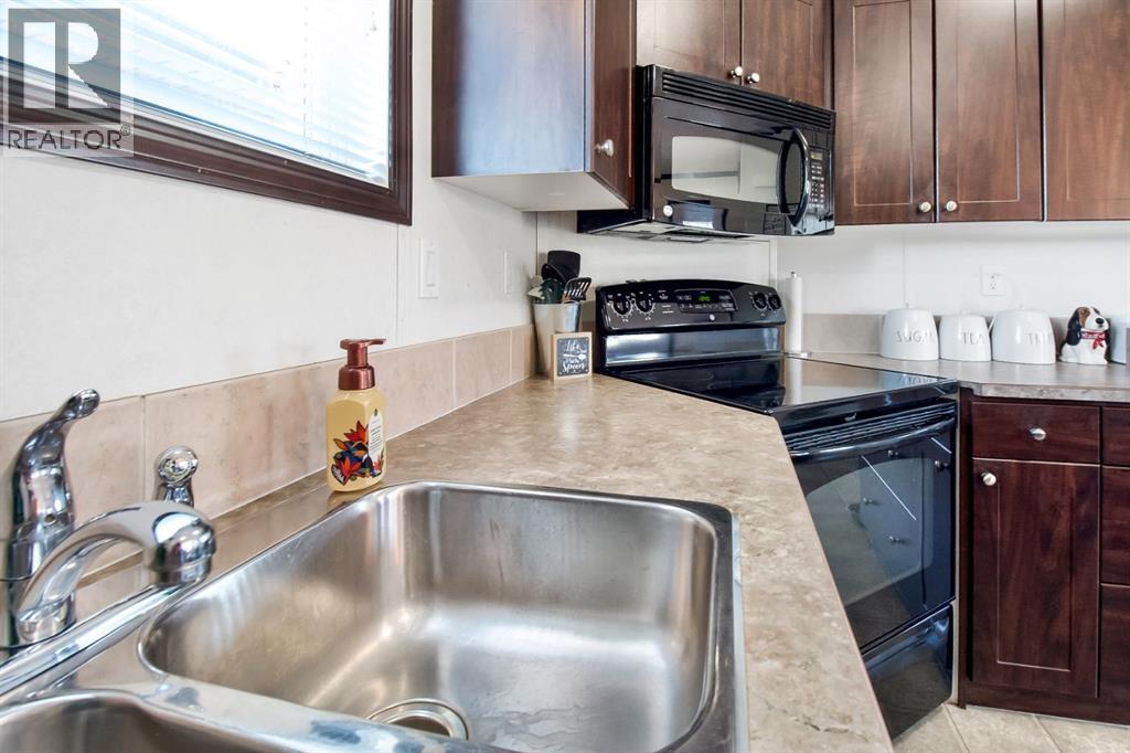 327 3 Street - Image 12