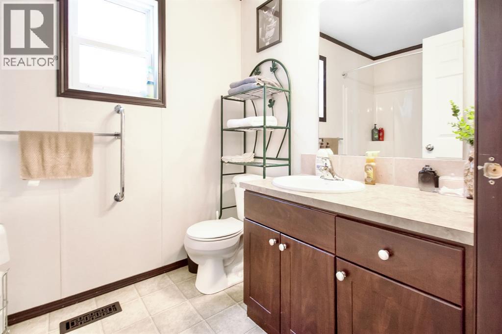 327 3 Street - Image 36
