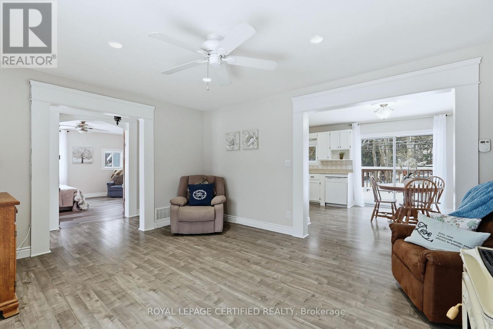 883 7TH AVENUE - 16