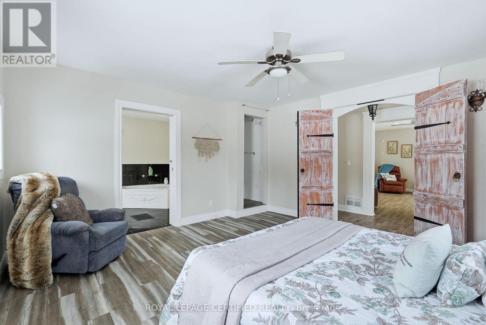 883 7TH AVENUE - 21