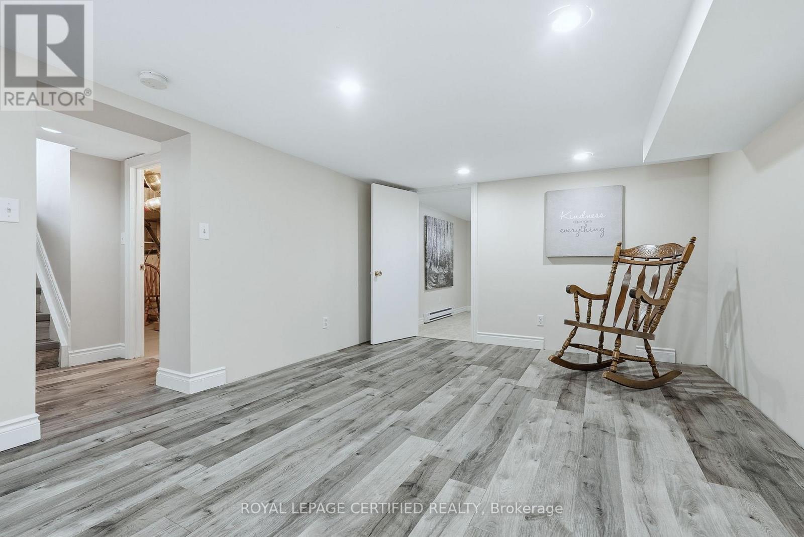 883 7TH AVENUE - 29