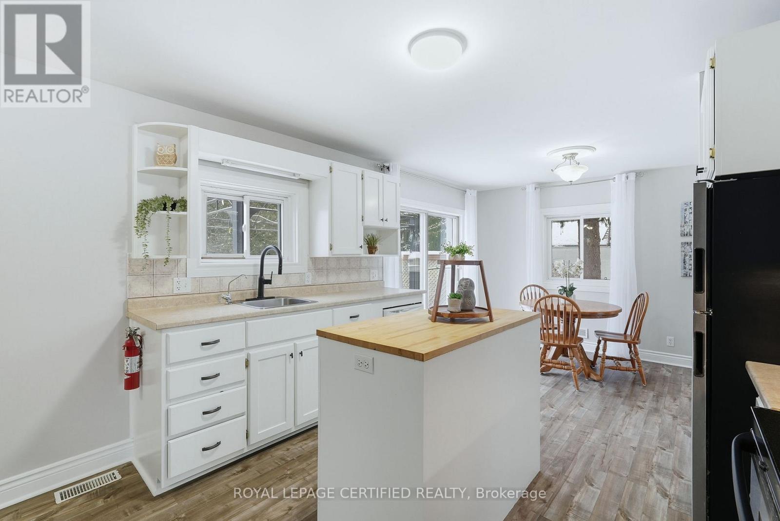883 7TH AVENUE - 10