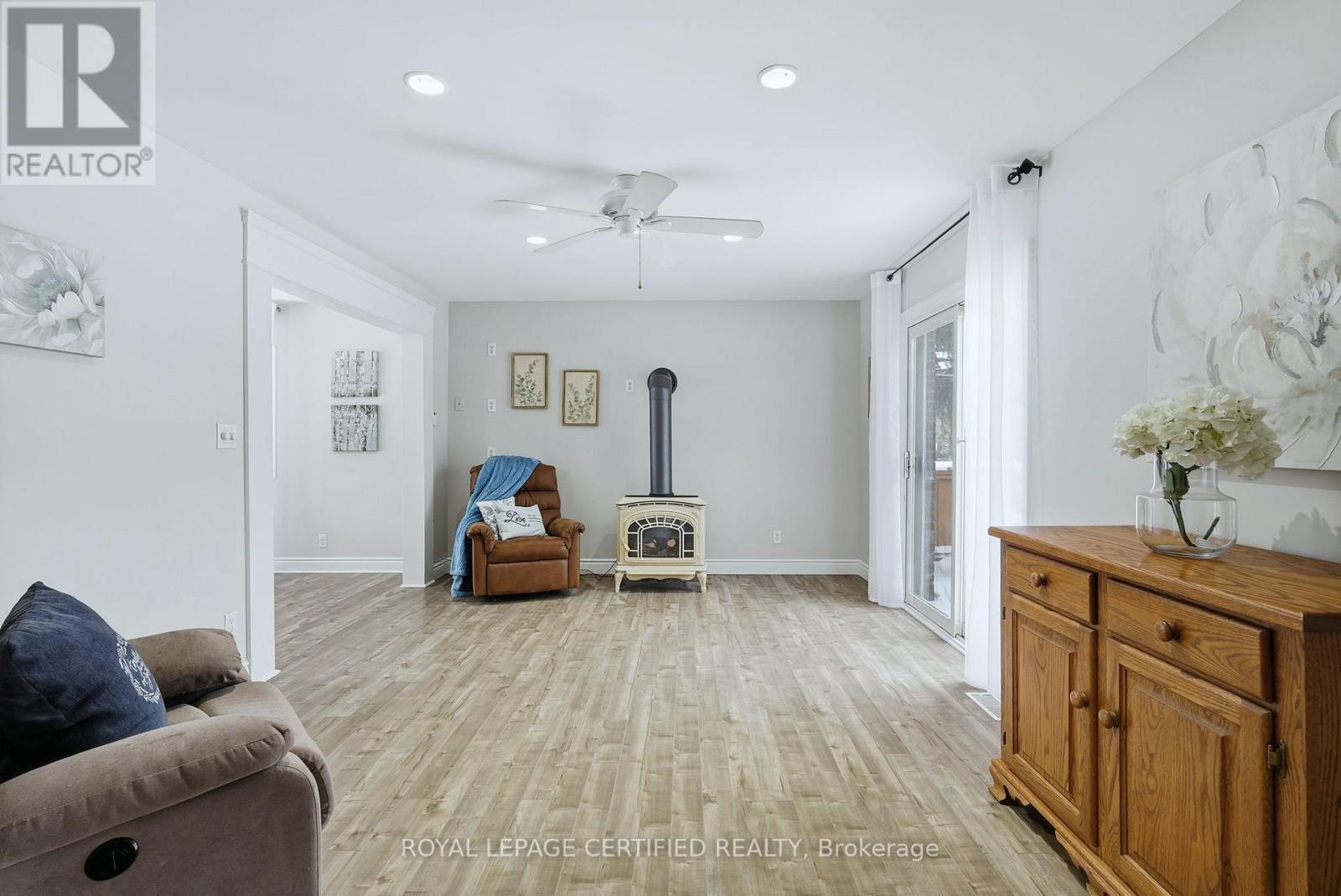 883 7TH AVENUE - 17
