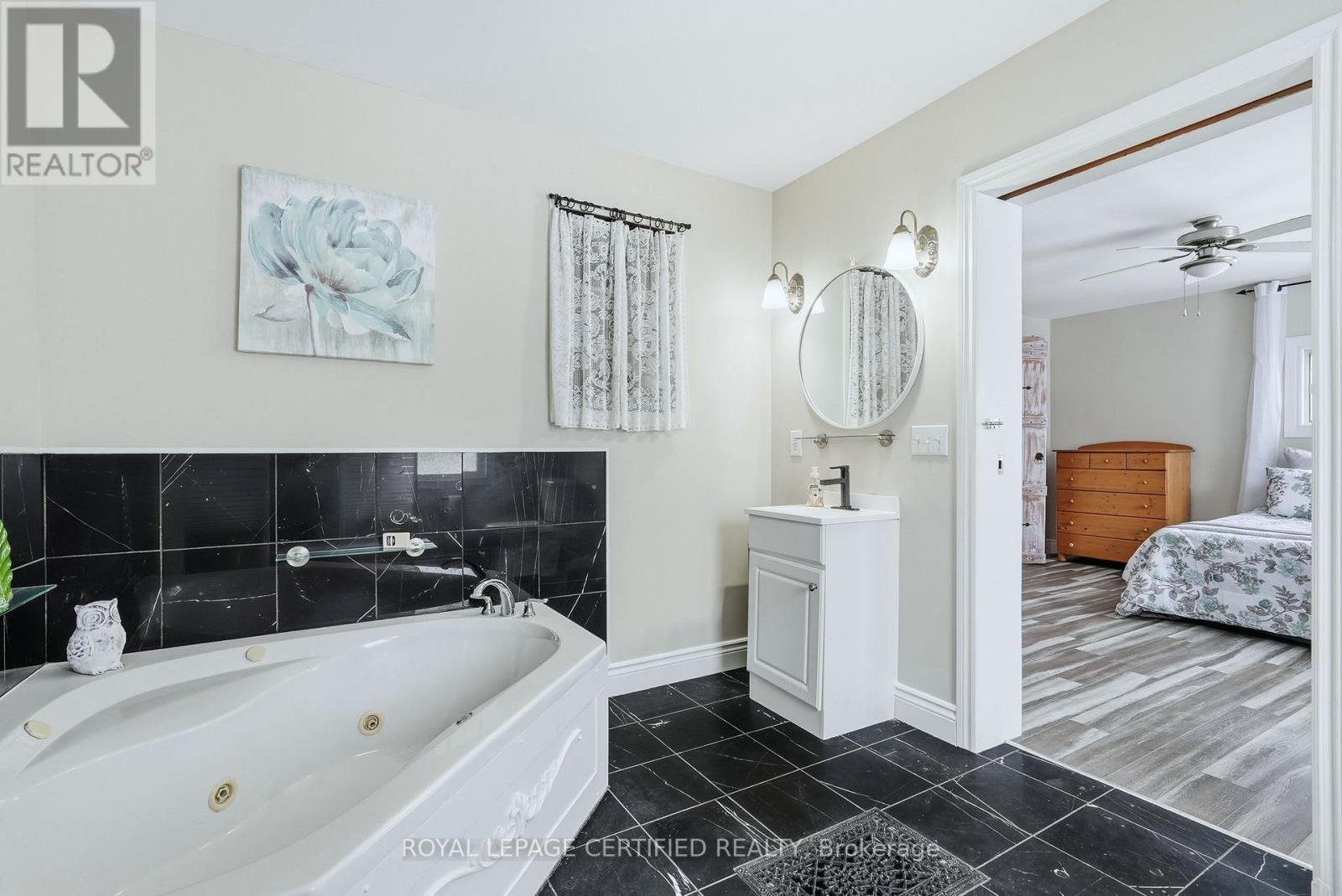 883 7TH AVENUE - 24