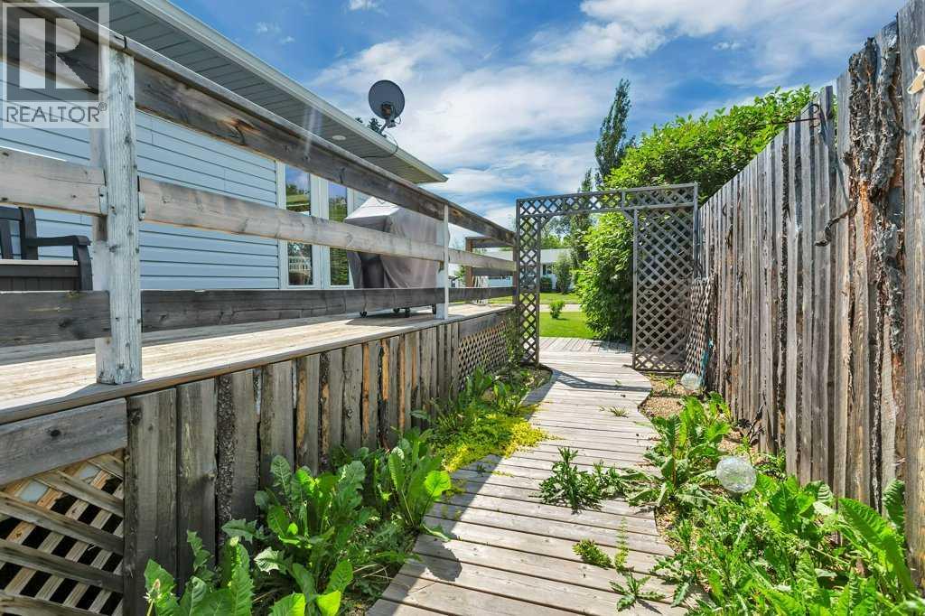 5126 52 Avenue - Image 41