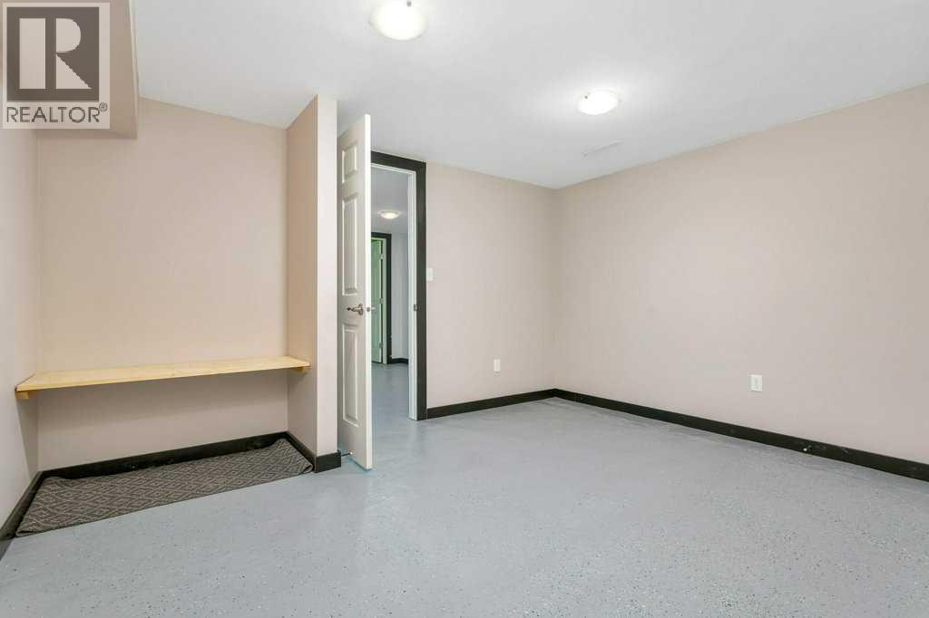 5126 52 Avenue - Image 35