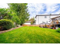 12528 Pinewood Crescent, Surrey, BC V3V2L5 Photo 34