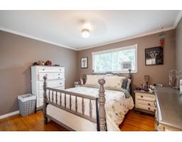 12528 Pinewood Crescent, Surrey, BC V3V2L5 Photo 12