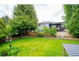 12528 Pinewood Crescent, Surrey, BC V3V2L5 Photo 20