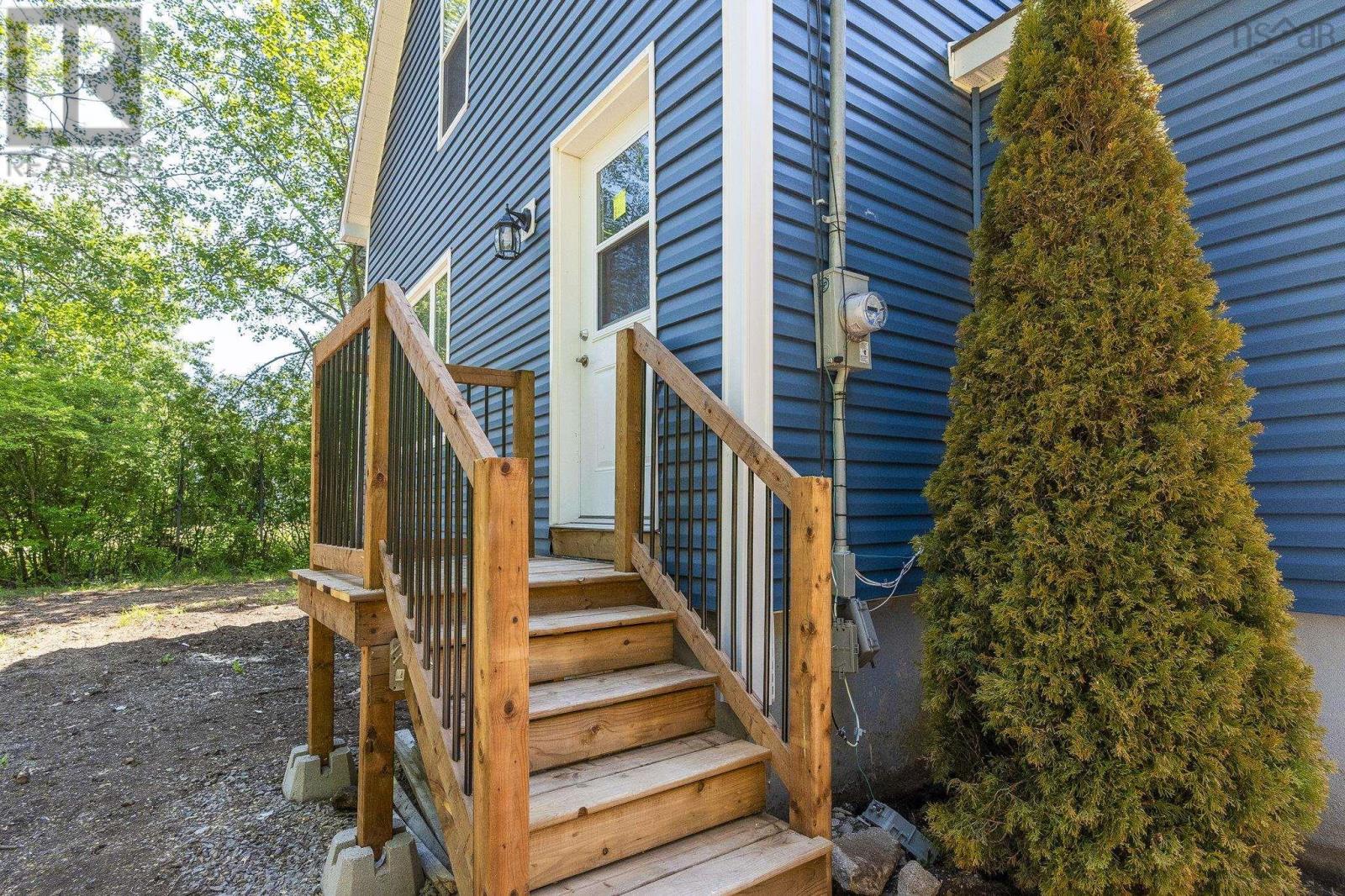 982 Pickering Lane - 1
