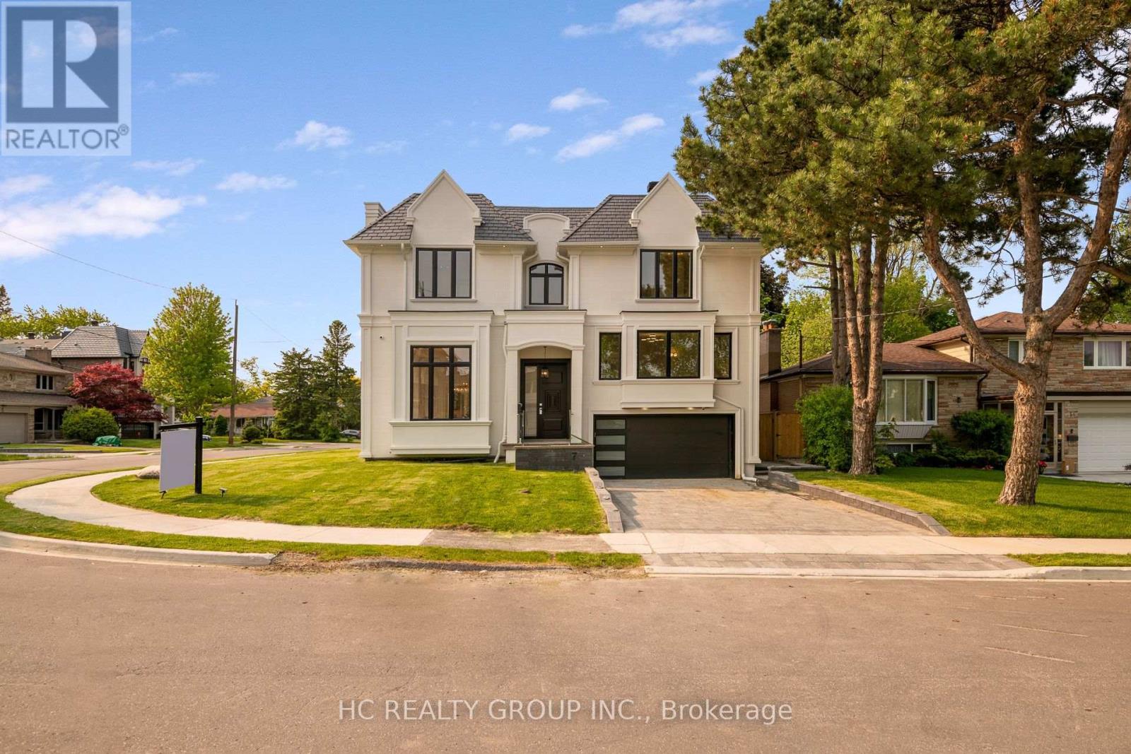 7 KNOLLVIEW CRESCENT - 1