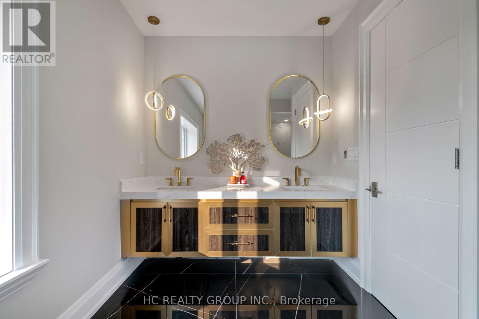 7 KNOLLVIEW CRESCENT - 25