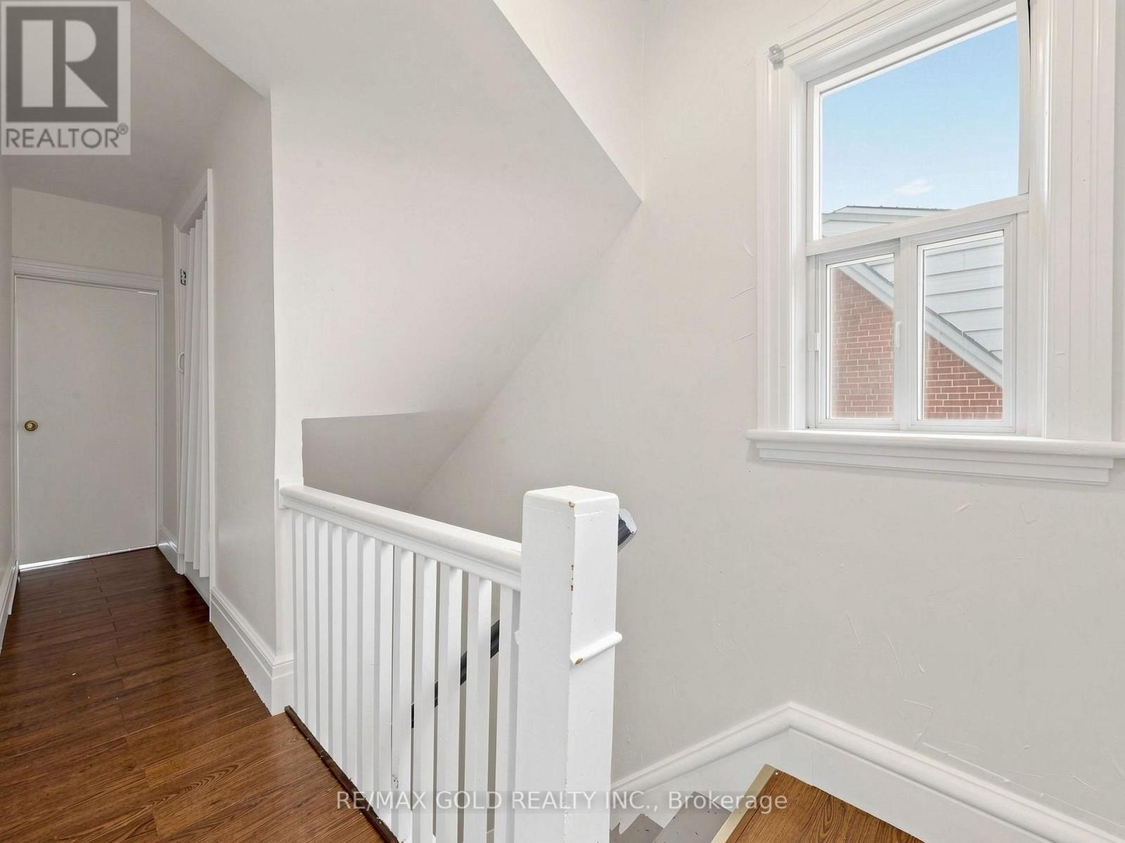 746 KING STREET W - 17