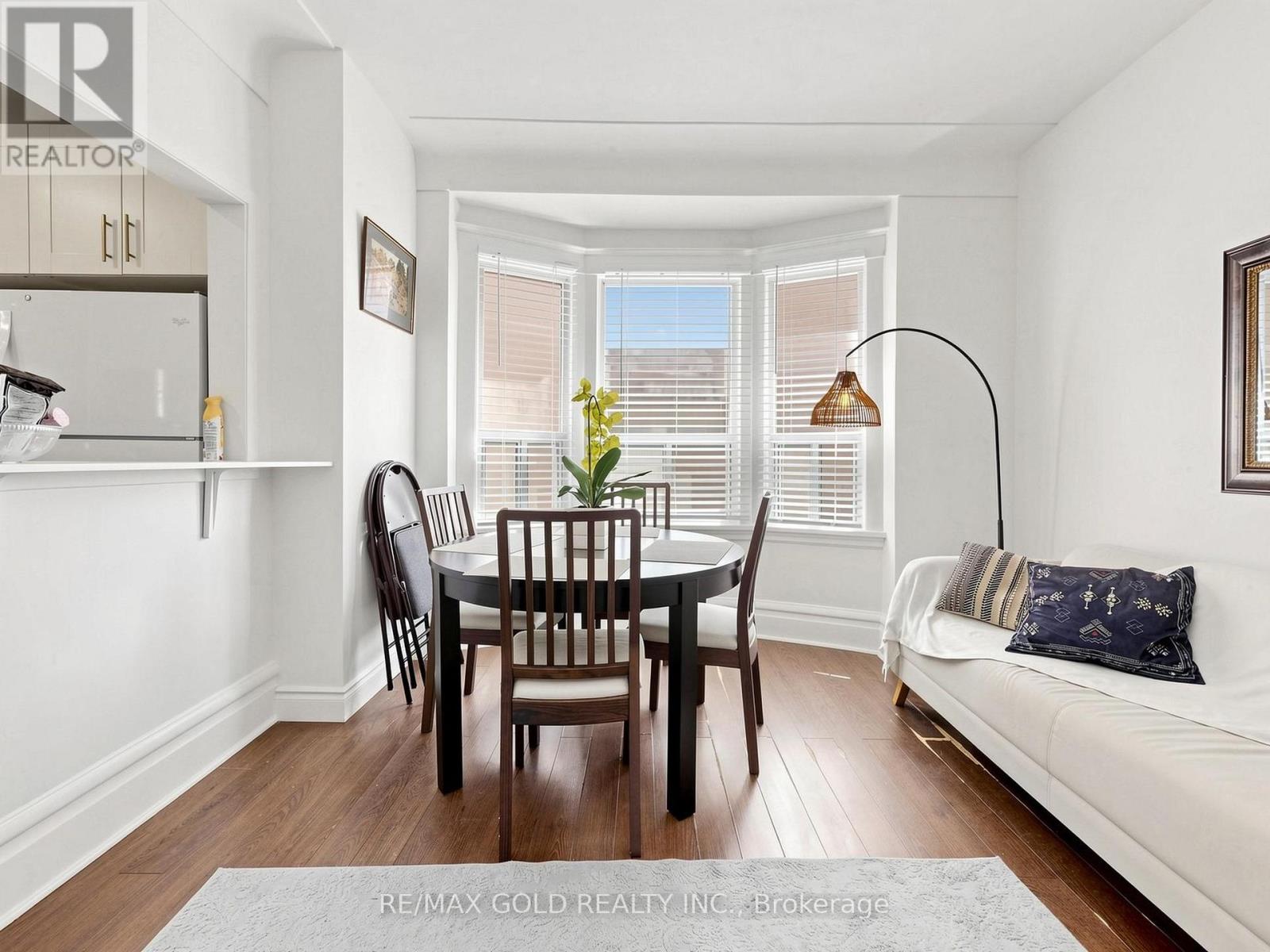 746 KING STREET W - 10