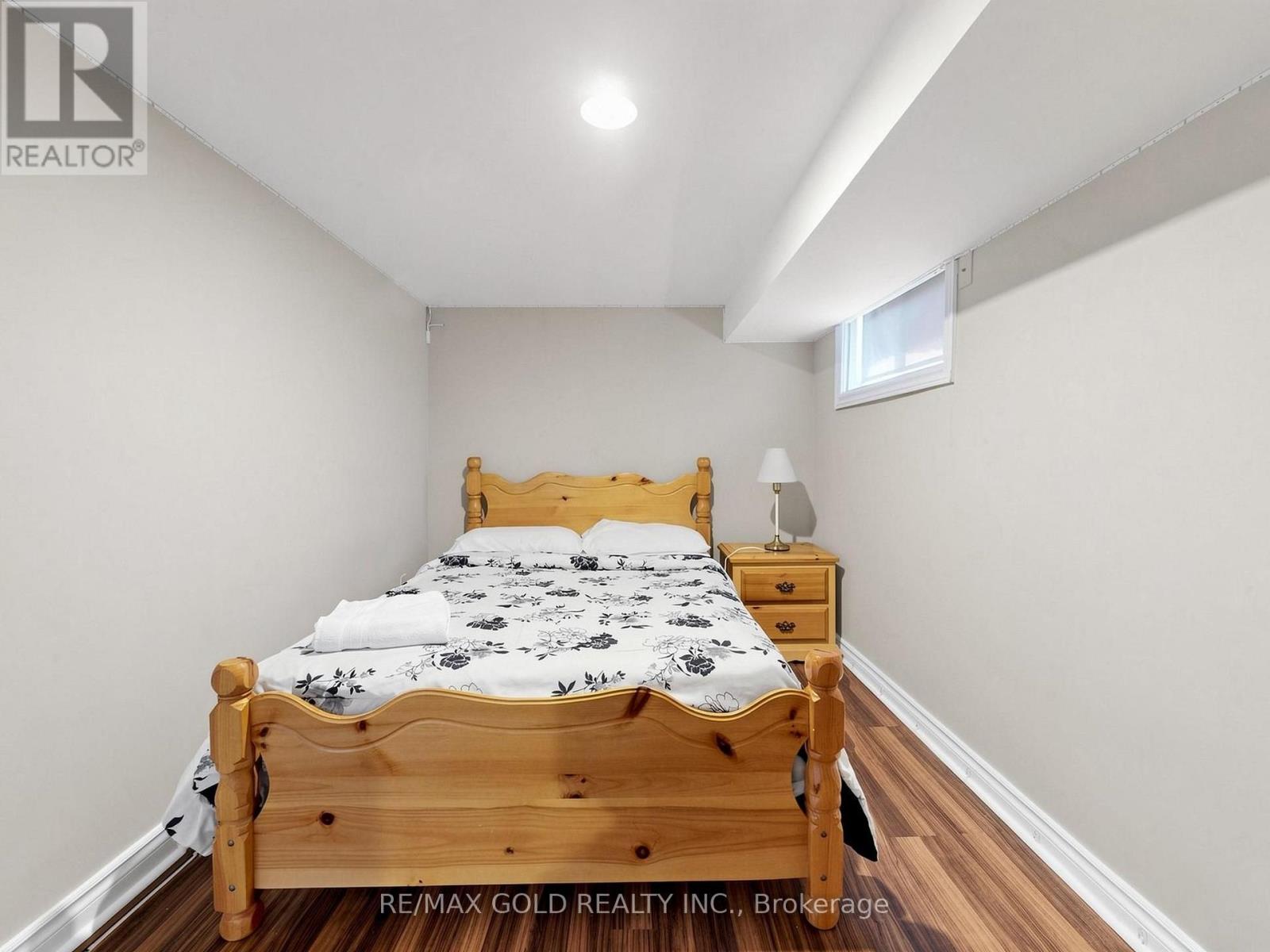 746 KING STREET W - 36
