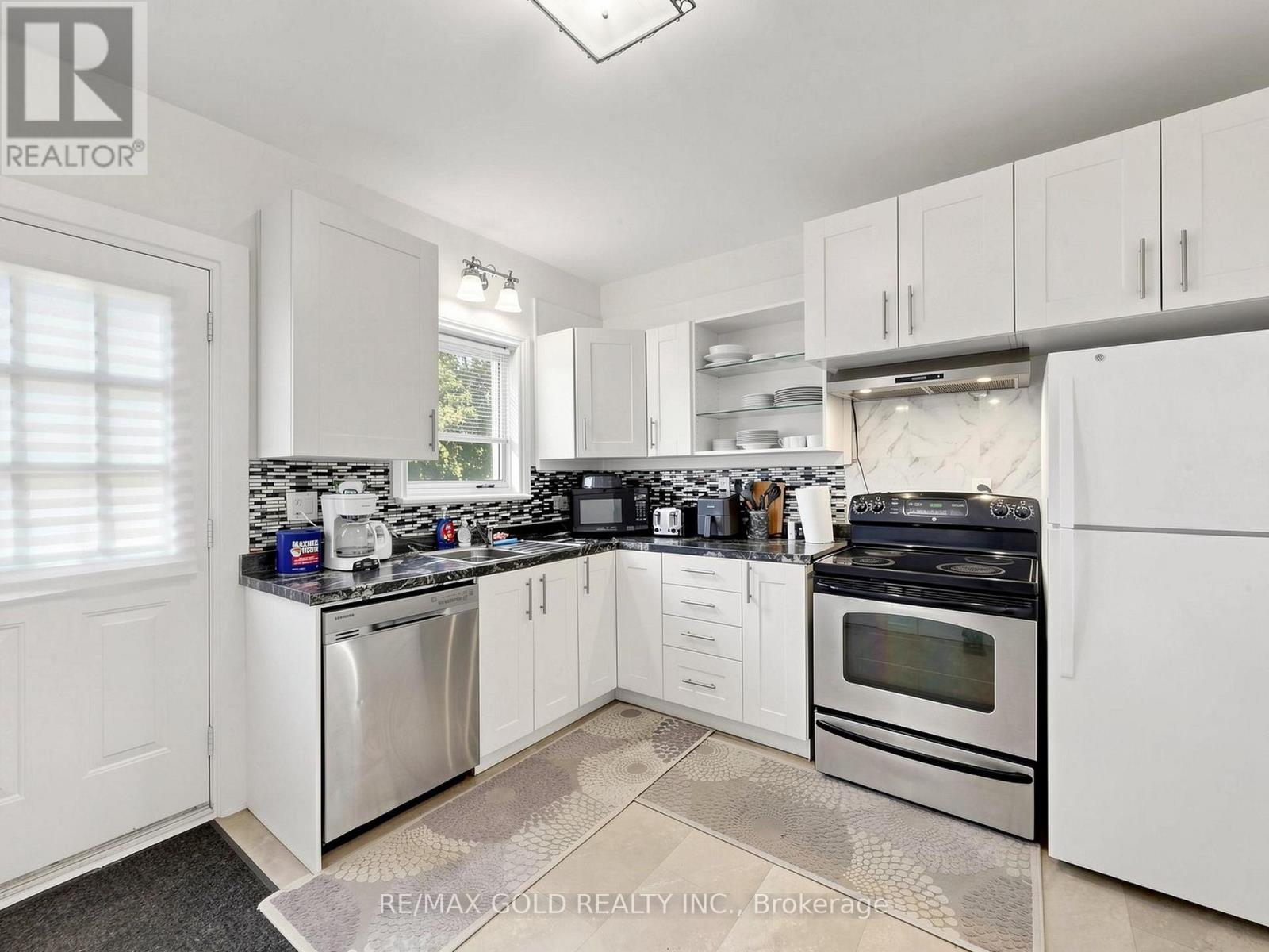 746 KING STREET W - 12