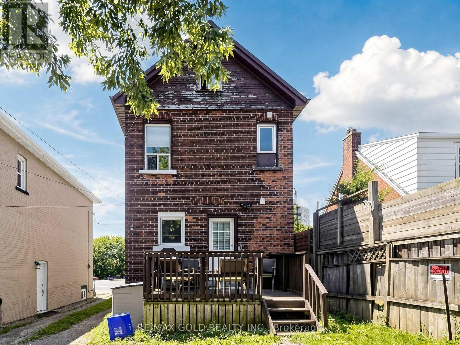 746 KING STREET W - 44