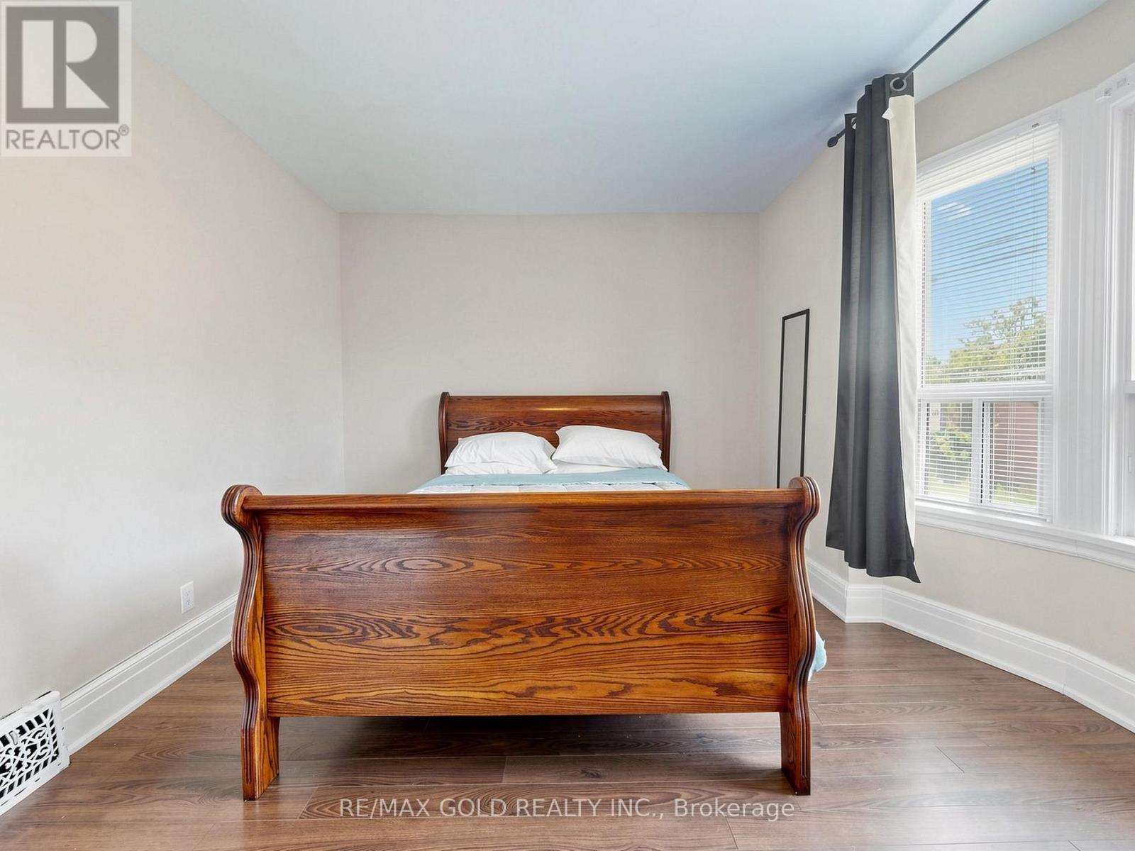 746 KING STREET W - 25