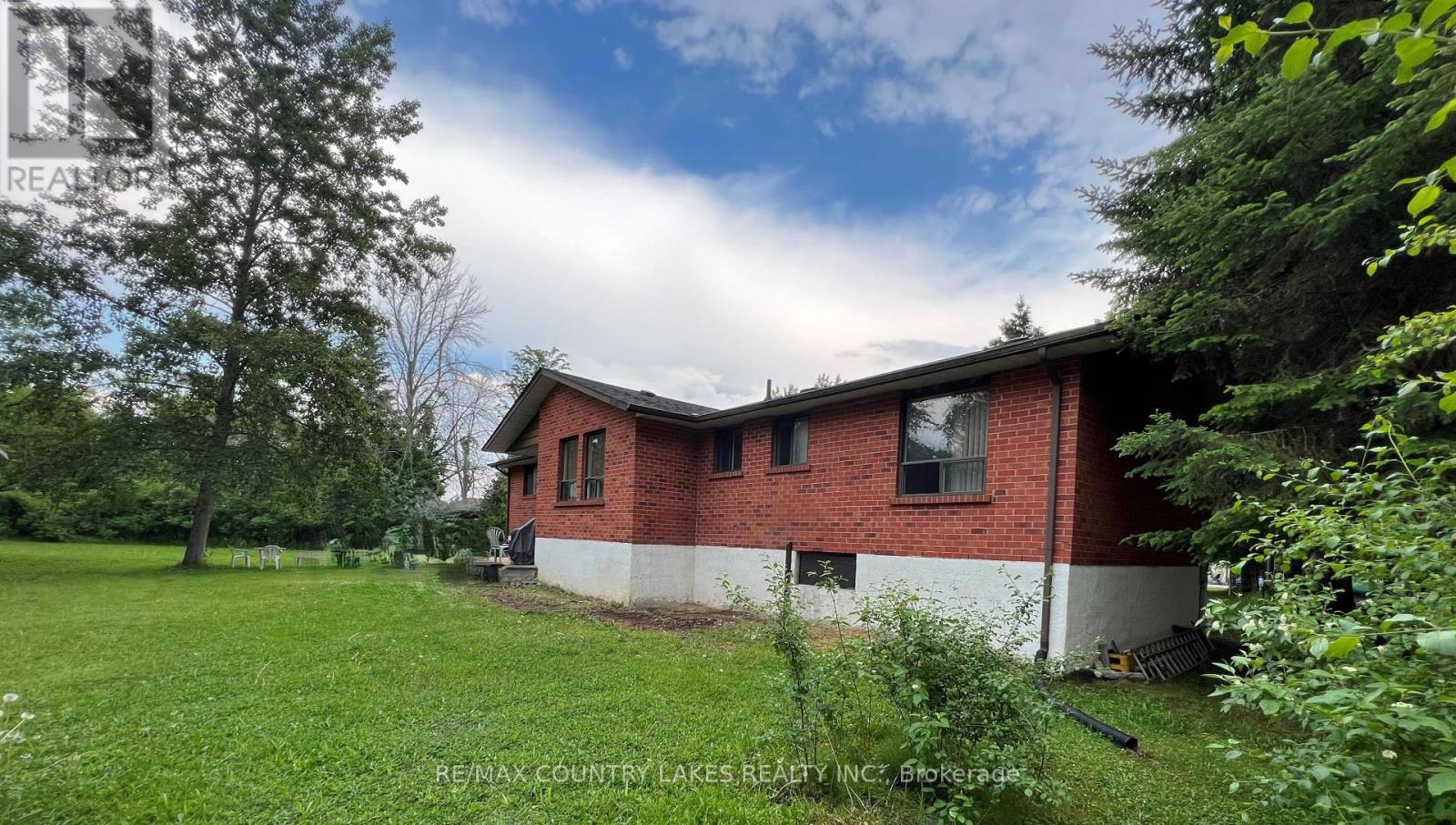 4 MACPHERSON CRESCENT - 6