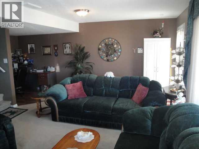 94 Heritage Lane W - 17
