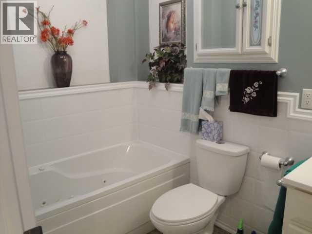 94 Heritage Lane W - 21