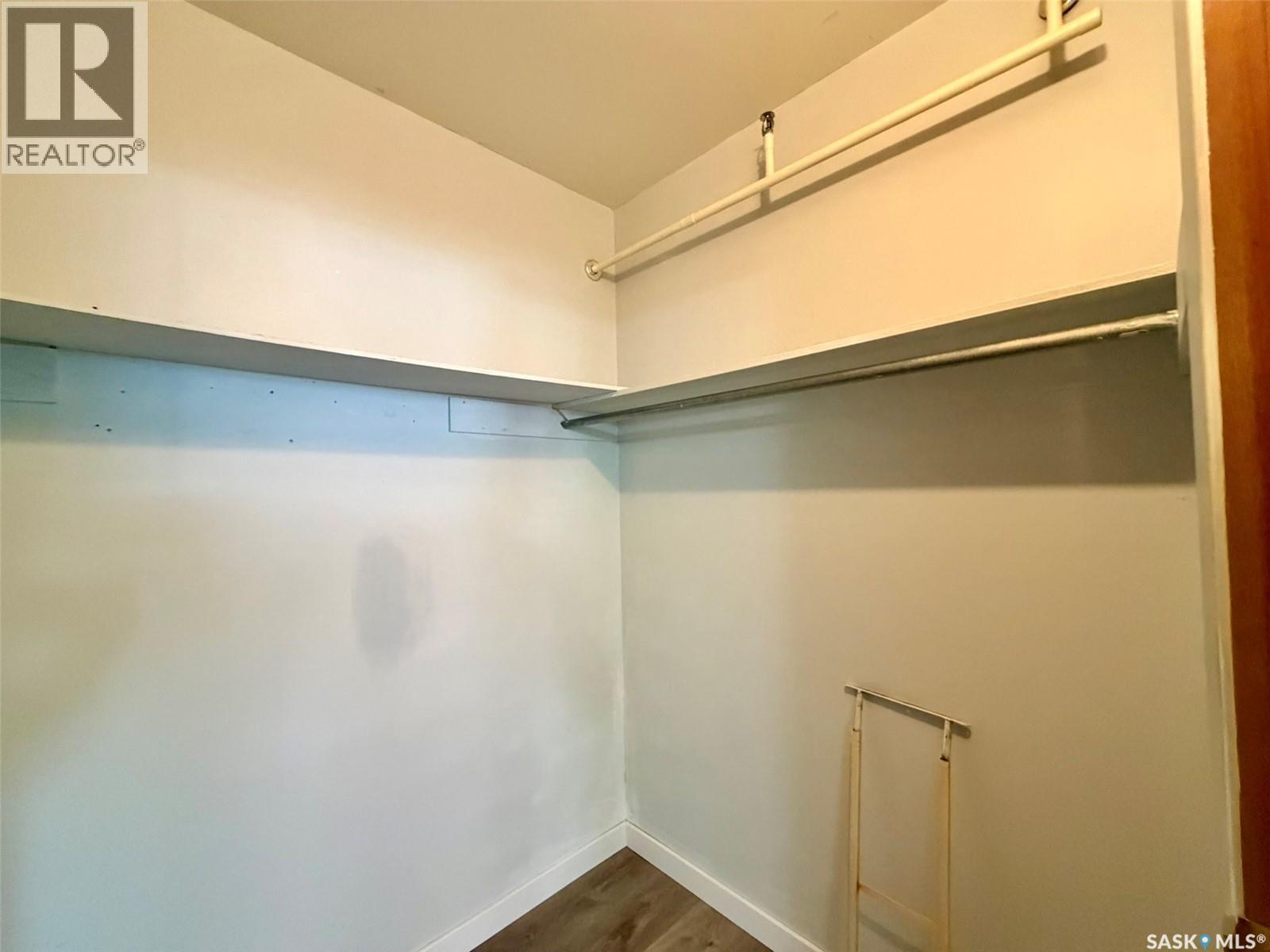 #109 2536 Parliament AVENUE - 26
