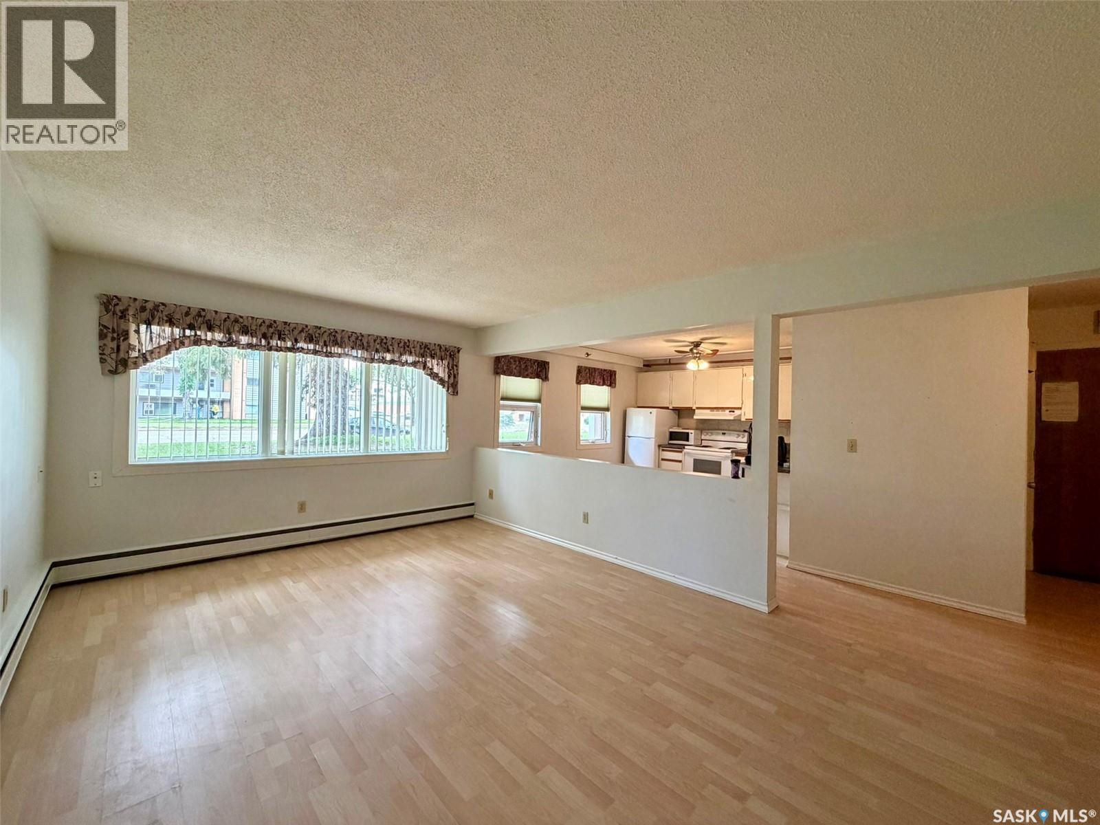 #109 2536 Parliament AVENUE - 11