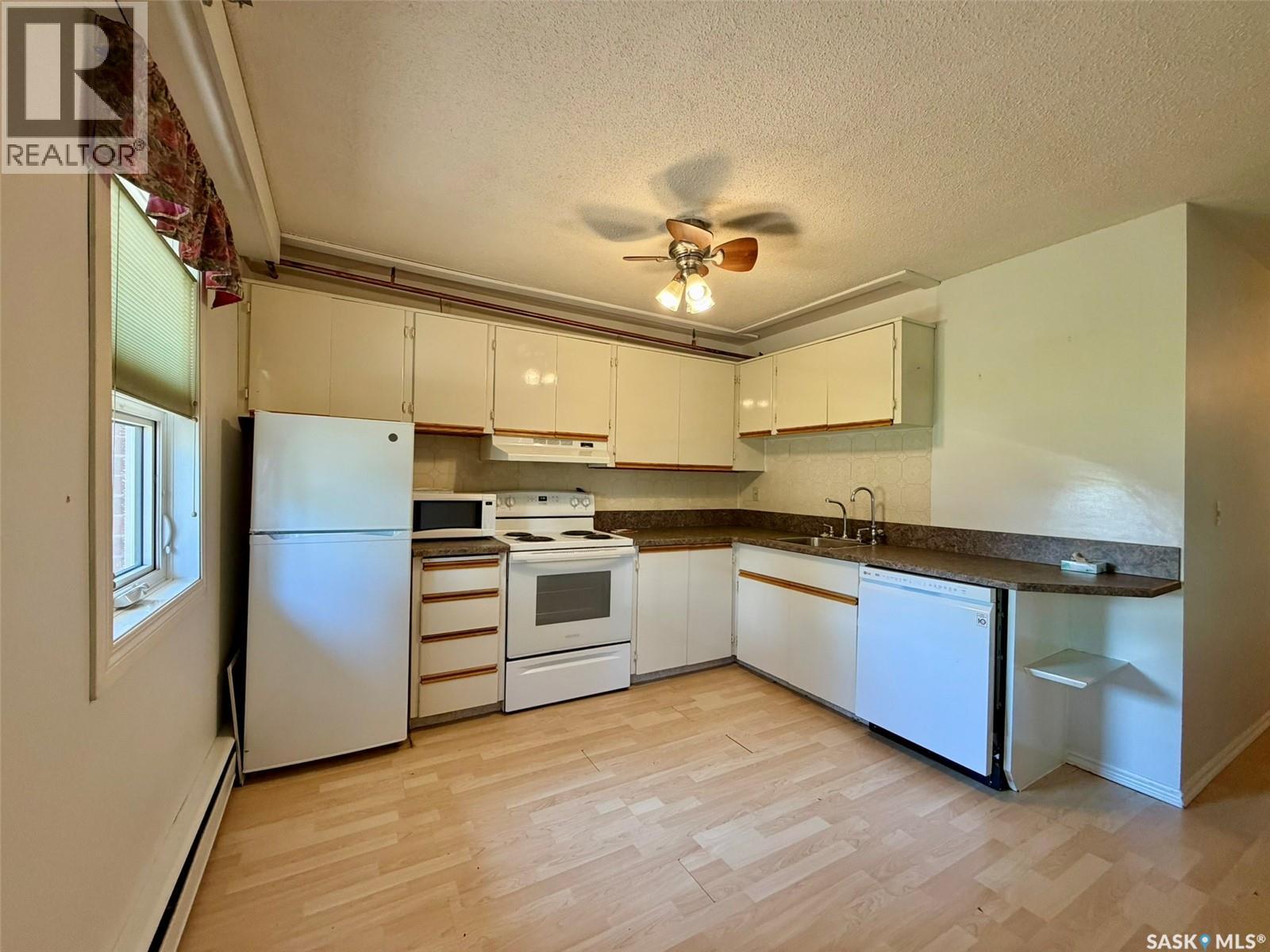 #109 2536 Parliament AVENUE - 14