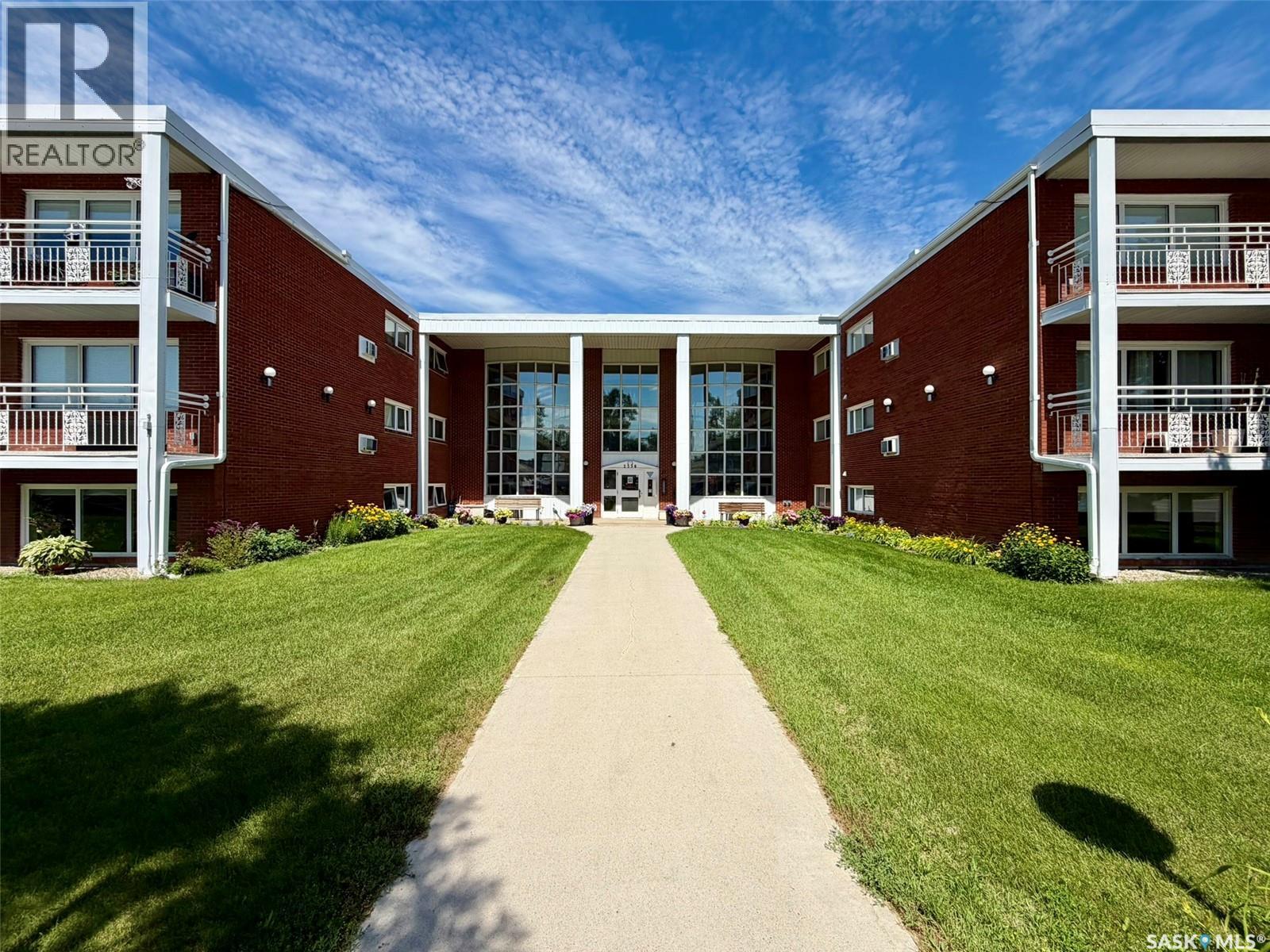 #109 2536 Parliament AVENUE - 2