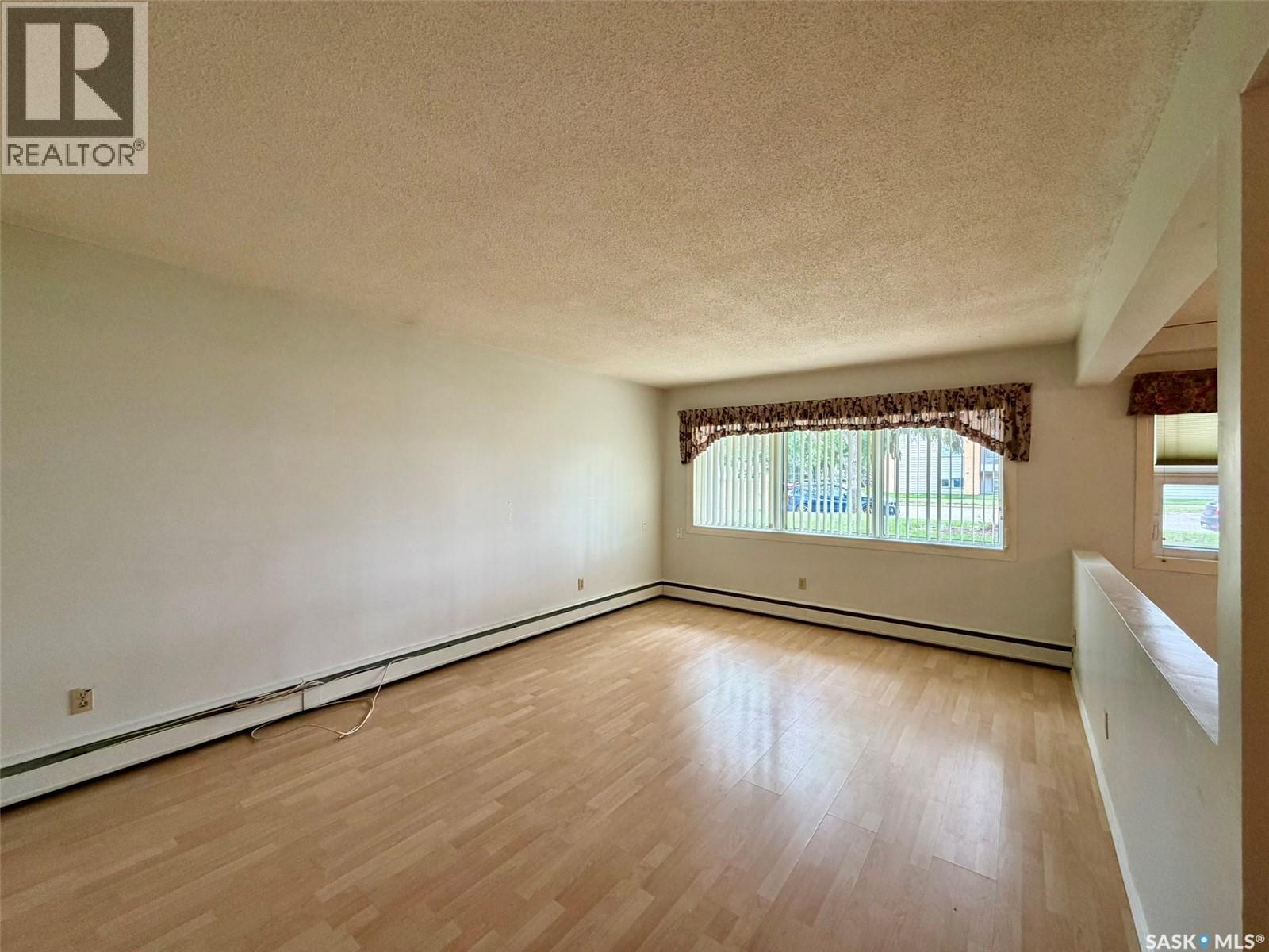 #109 2536 Parliament AVENUE - 18