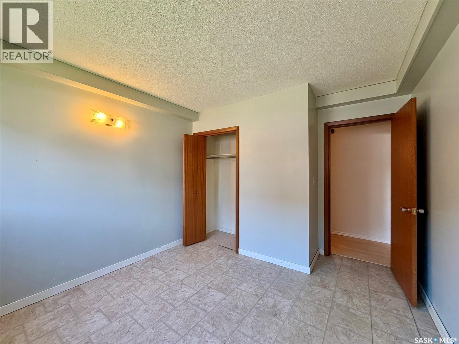 #109 2536 Parliament AVENUE - 23