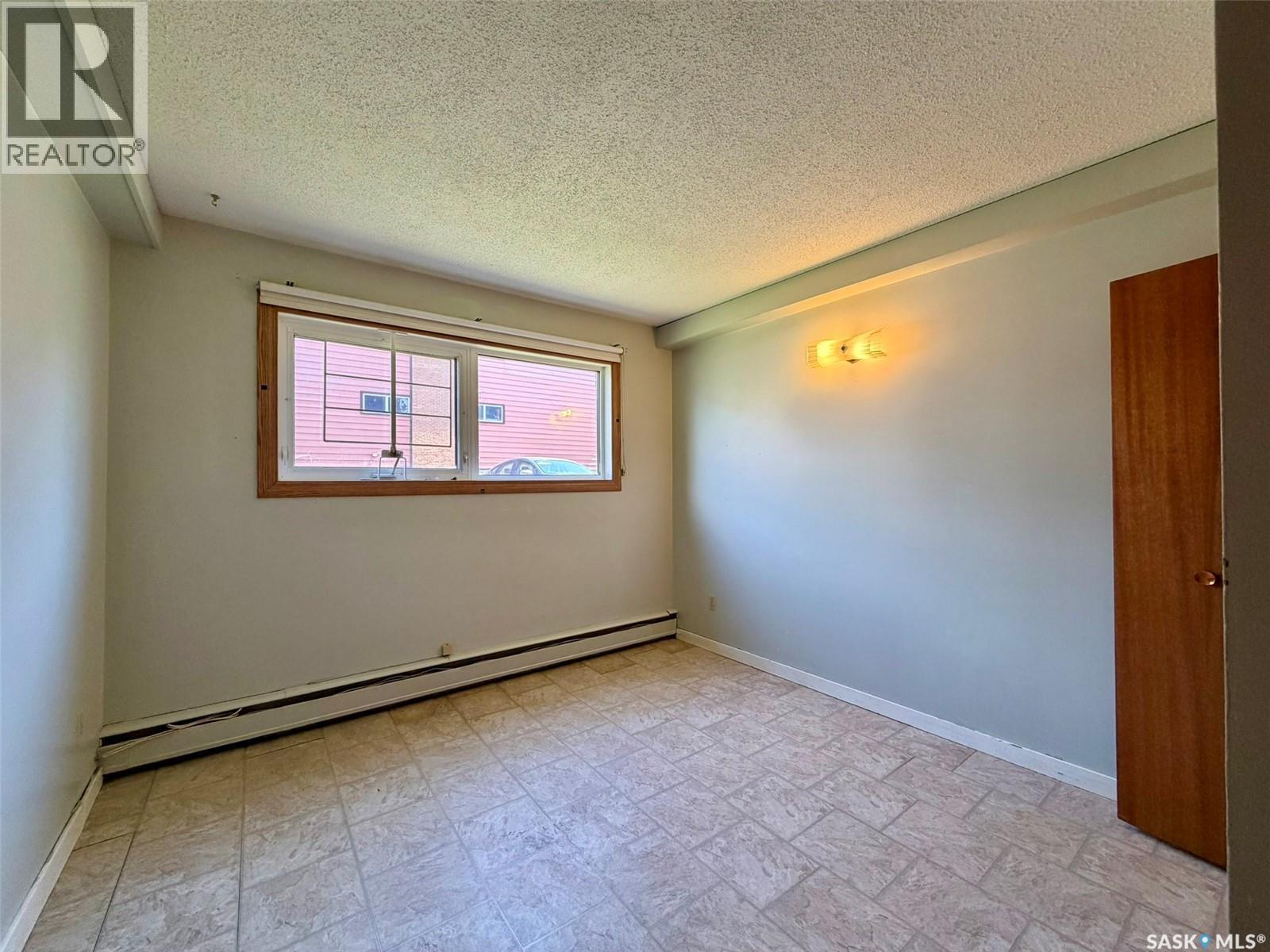 #109 2536 Parliament AVENUE - 22